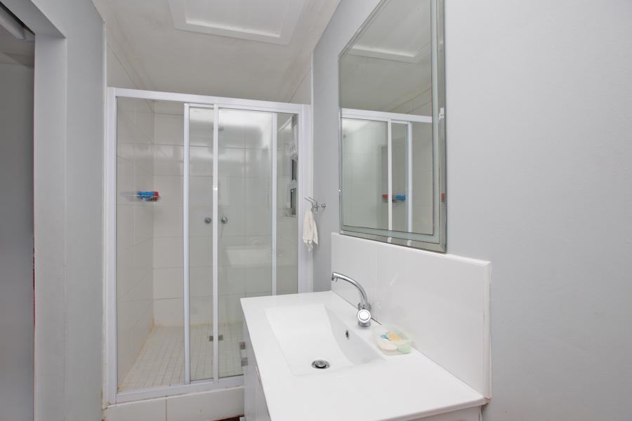 7 Bedroom Property for Sale in Cairnside Western Cape